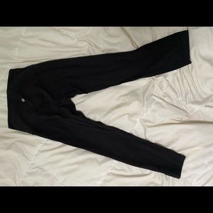Black Lululemon Crop Leggings (Size 2/XS/S)